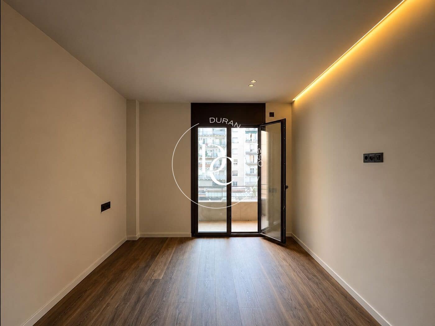 2 bedroom Apartment for sale in Barcelona city - € 1,350,000 (Ref: 8393367)