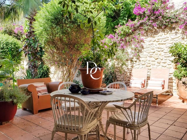 6 bedroom Villa for sale in Sant Salvador (Coma-Ruga), El Vendrell - € 1,850,000 (Ref: 8393368)