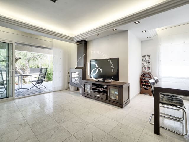 5 bedroom Villa for sale in Calafell - € 570,000 (Ref: 8430433)