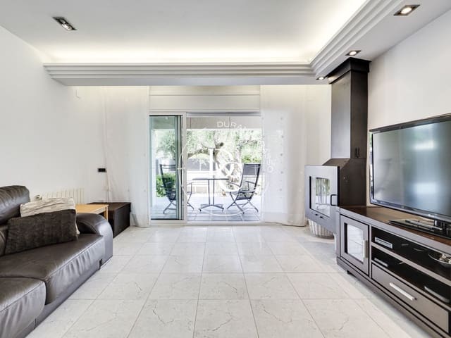 5 bedroom Villa for sale in Calafell - € 570,000 (Ref: 8430433)