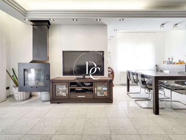 5 bedroom Villa for sale in Calafell - € 570,000 (Ref: 8430433)