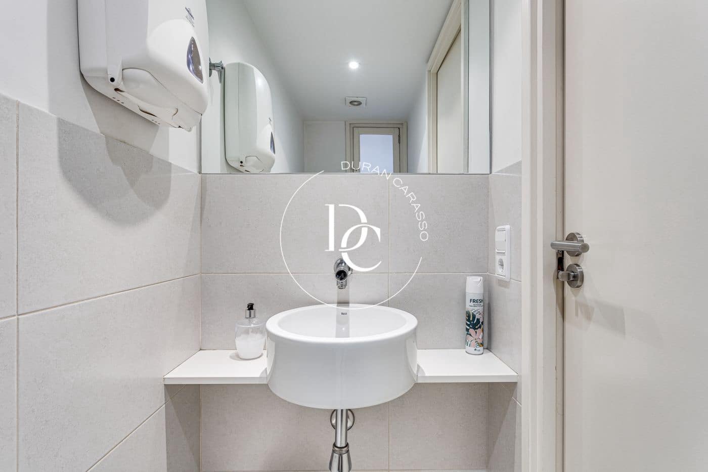 Biuro na sprzedaż w Miasto Barcelona - 515 000 € (Ref: 8455914)