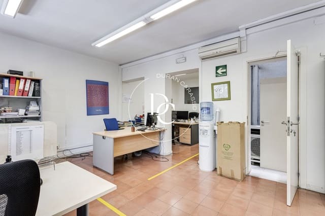 Office for sale in Sants, Barcelona city - € 515,000 (Ref: 8455914)