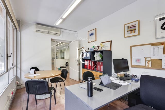 Office for sale in Sants, Barcelona city - € 515,000 (Ref: 8455914)