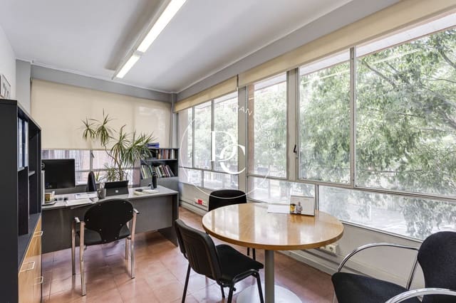 Office for sale in Sants, Barcelona city - € 515,000 (Ref: 8455914)