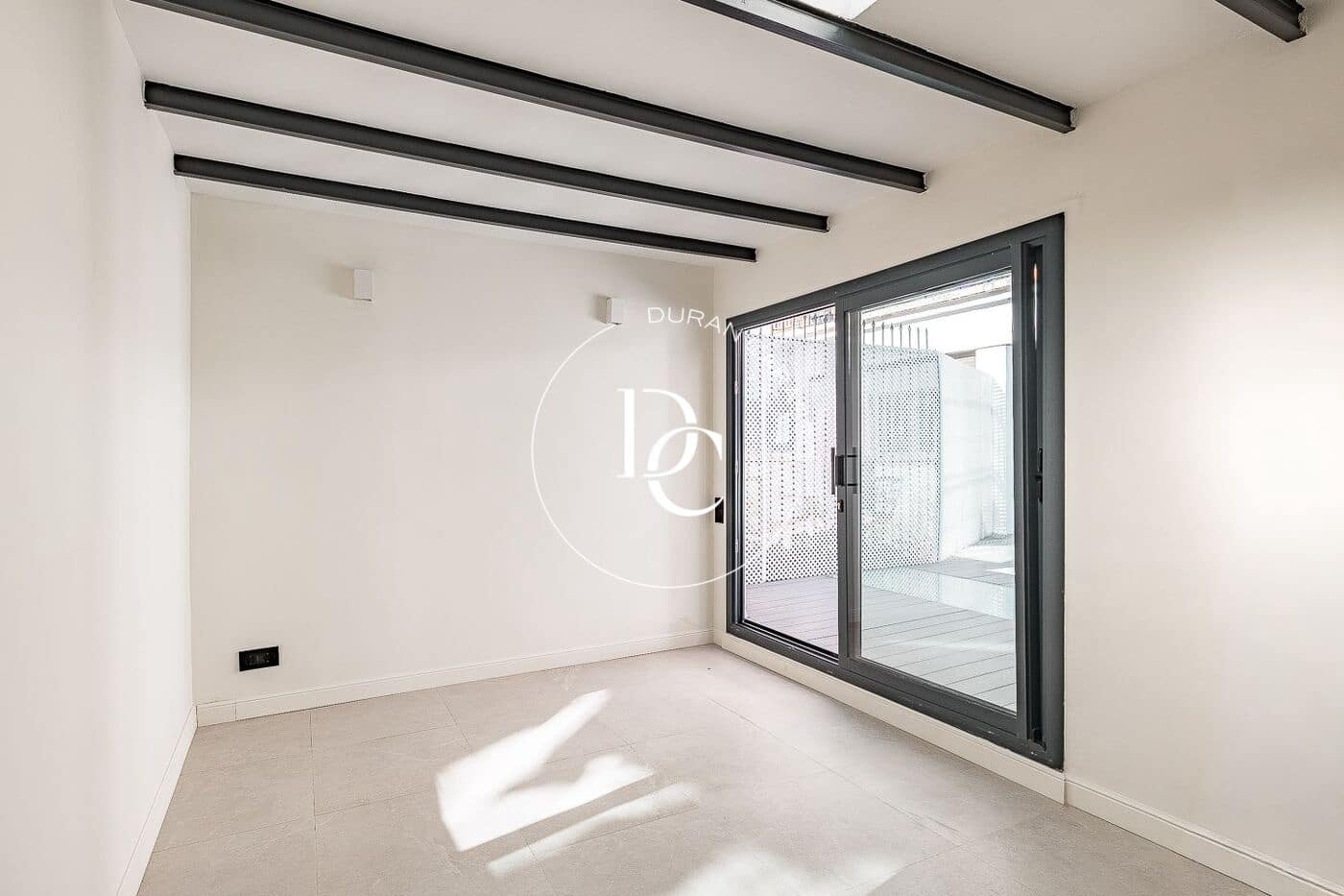 3 bedroom Apartment for sale in Barcelona city - € 1,245,000 (Ref: 8463911)
