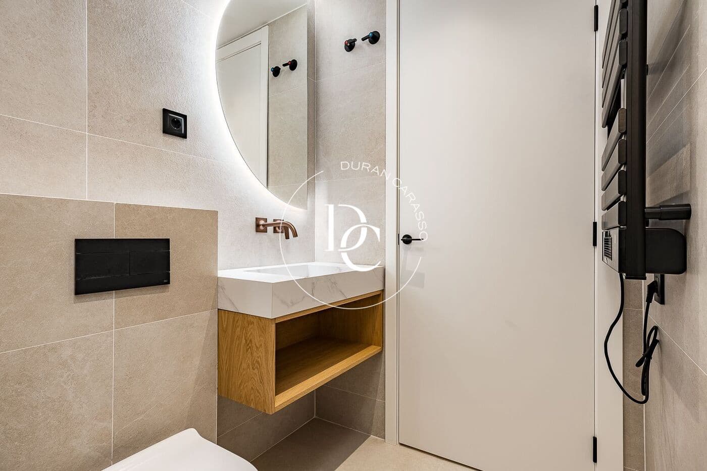 3 bedroom Apartment for sale in Barcelona city - € 1,245,000 (Ref: 8463911)