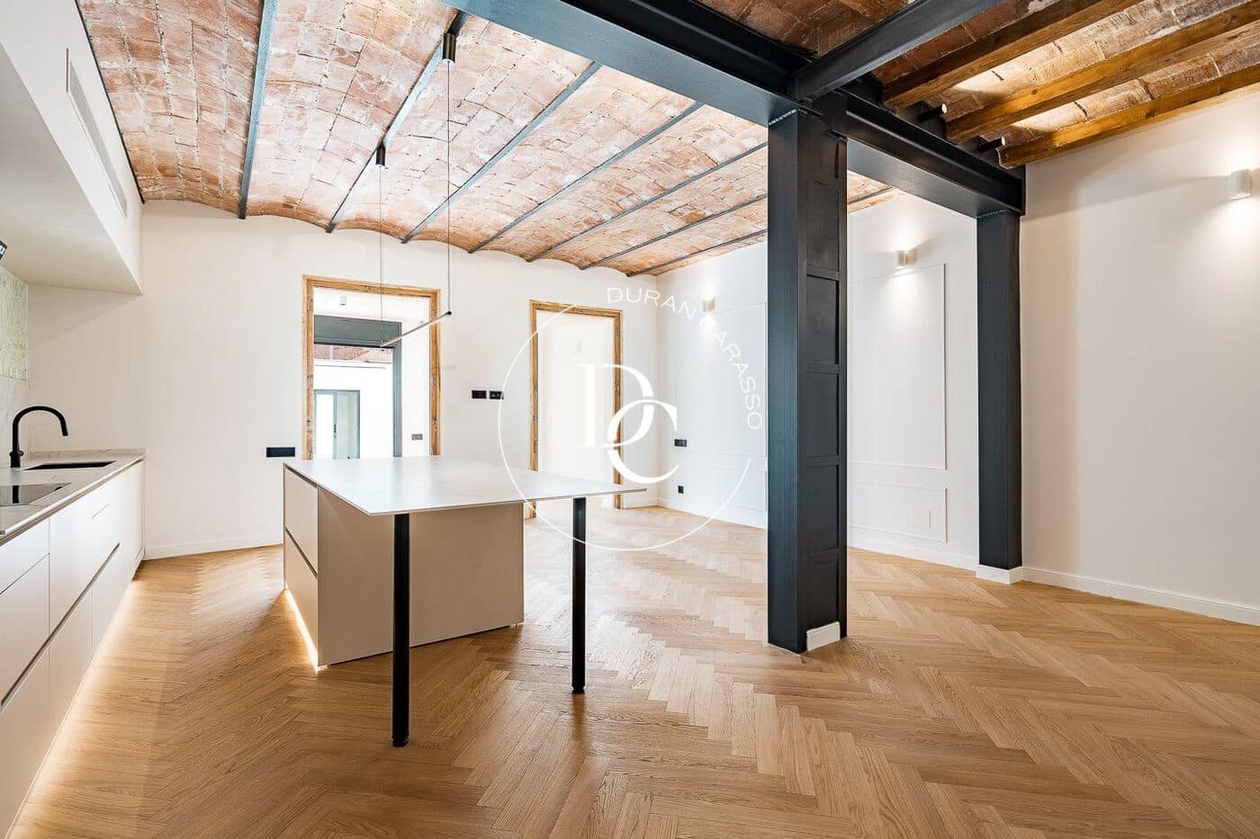 3 bedroom Apartment for sale in Barcelona city - € 1,245,000 (Ref: 8463911)