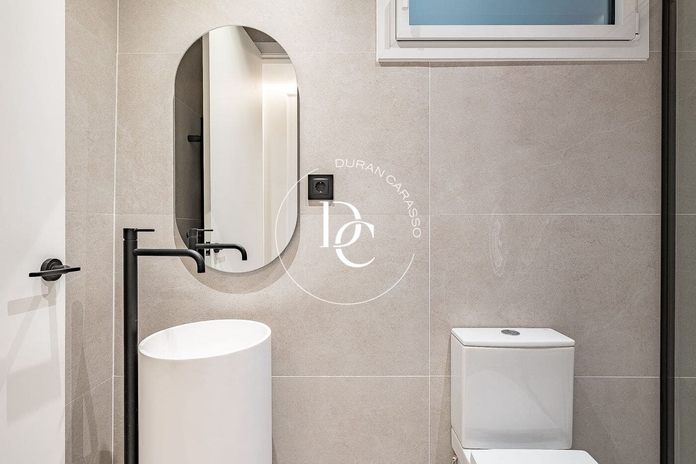 3 bedroom Apartment for sale in Barcelona city - € 1,245,000 (Ref: 8463911)