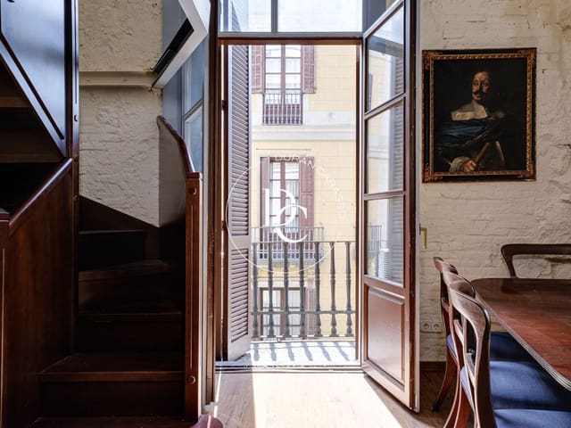 2 bedroom Apartment for sale in El Barri Gòtic, Barcelona city - € 500,000 (Ref: 8472663)