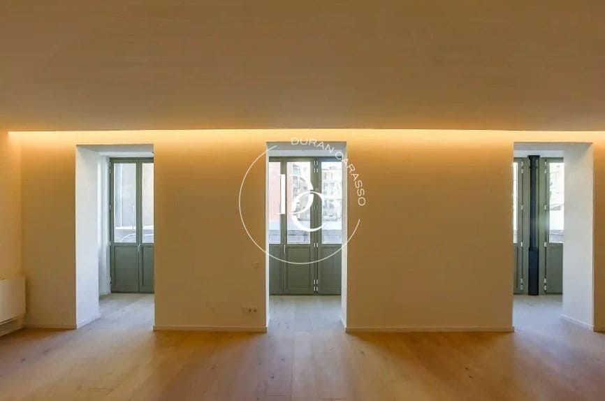2 soveværelse Lejlighed til salg i Barcelona by - € 1.700.000 (Ref: 8511851)