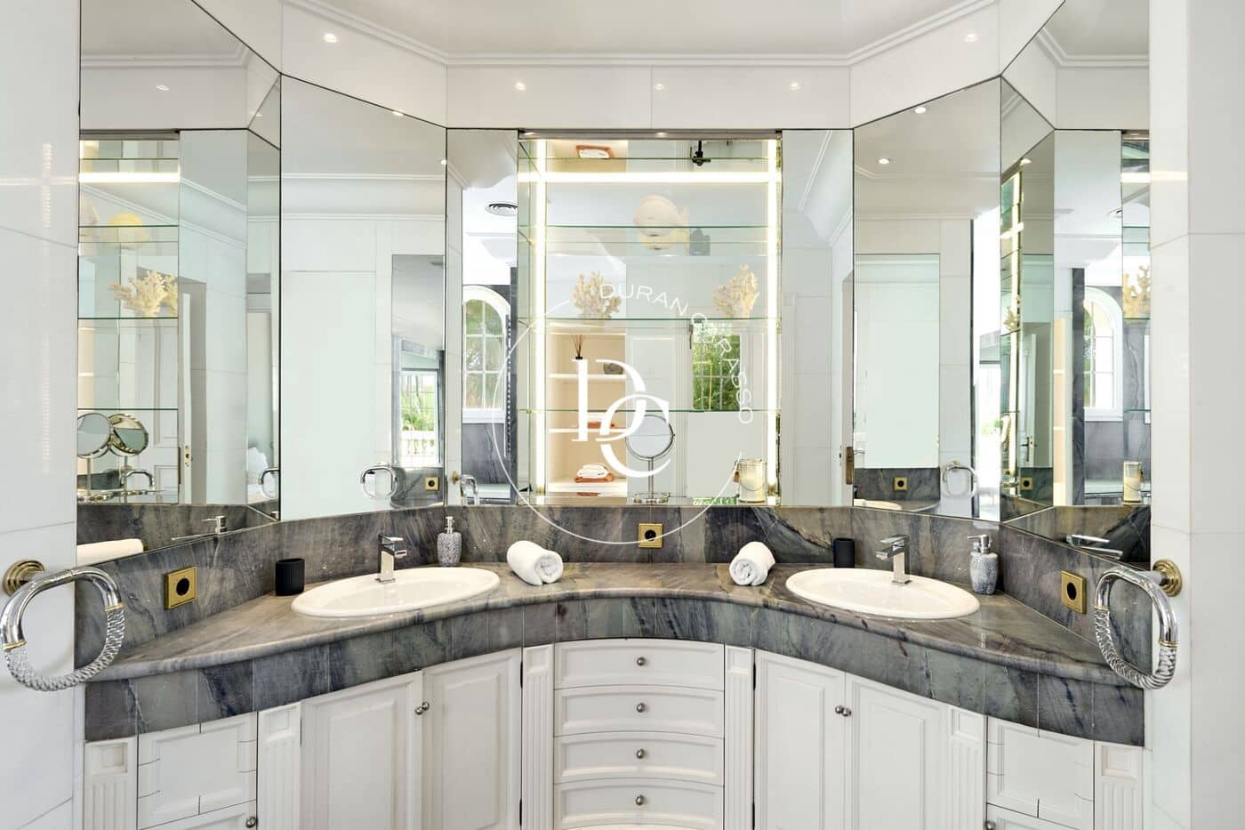 6 soveværelse Villa til salg i Sitges med swimmingpool - € 11.900.000 (Ref: 8532147)