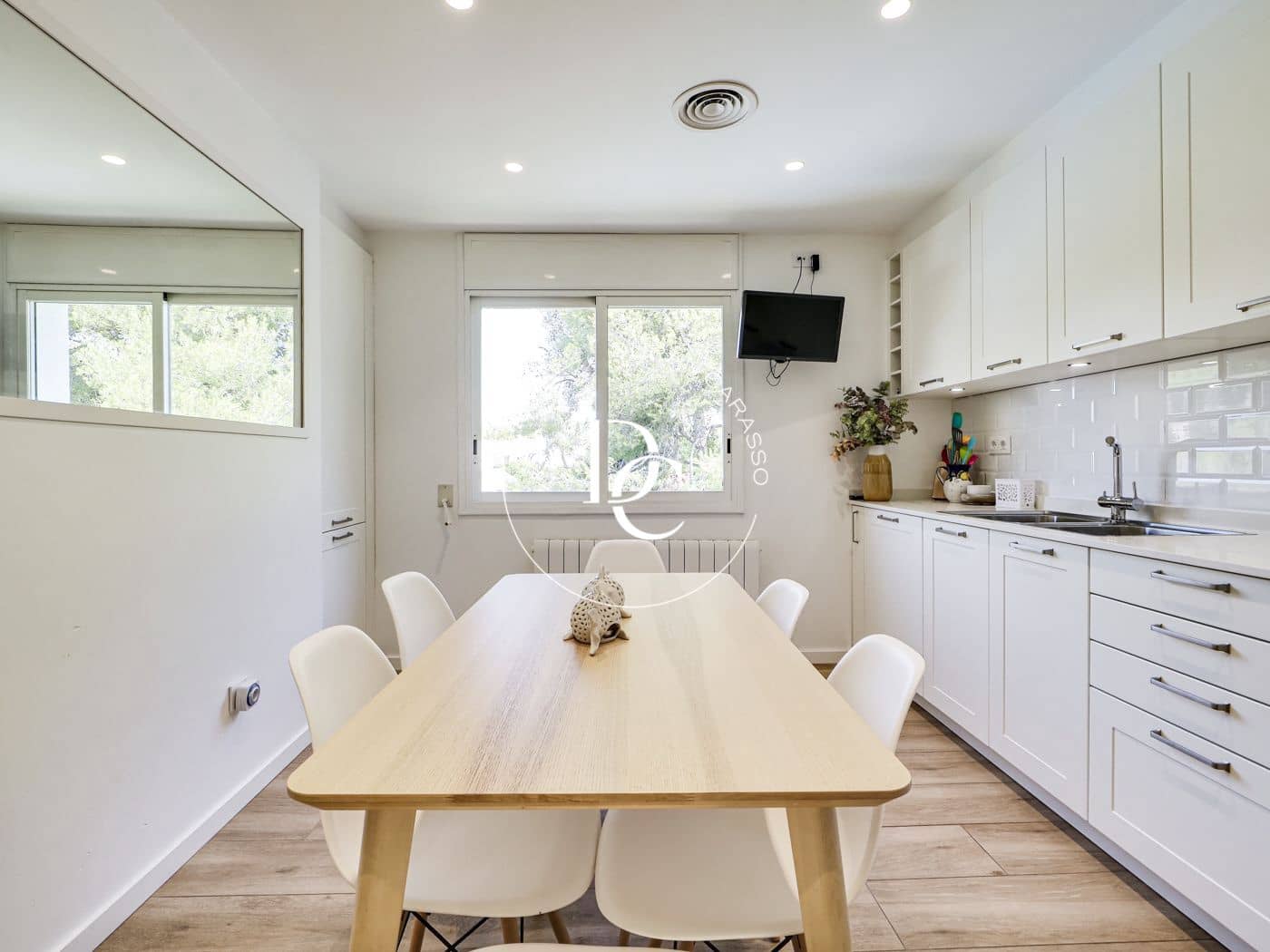 4 bedroom Apartment for rent in Sitges with pool - € 4,950 (Ref: 8532155)