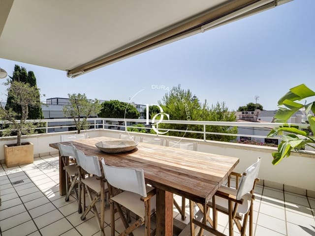 4 bedroom Apartment for rent in Sitges with pool - € 4,950 (Ref: 8532155)