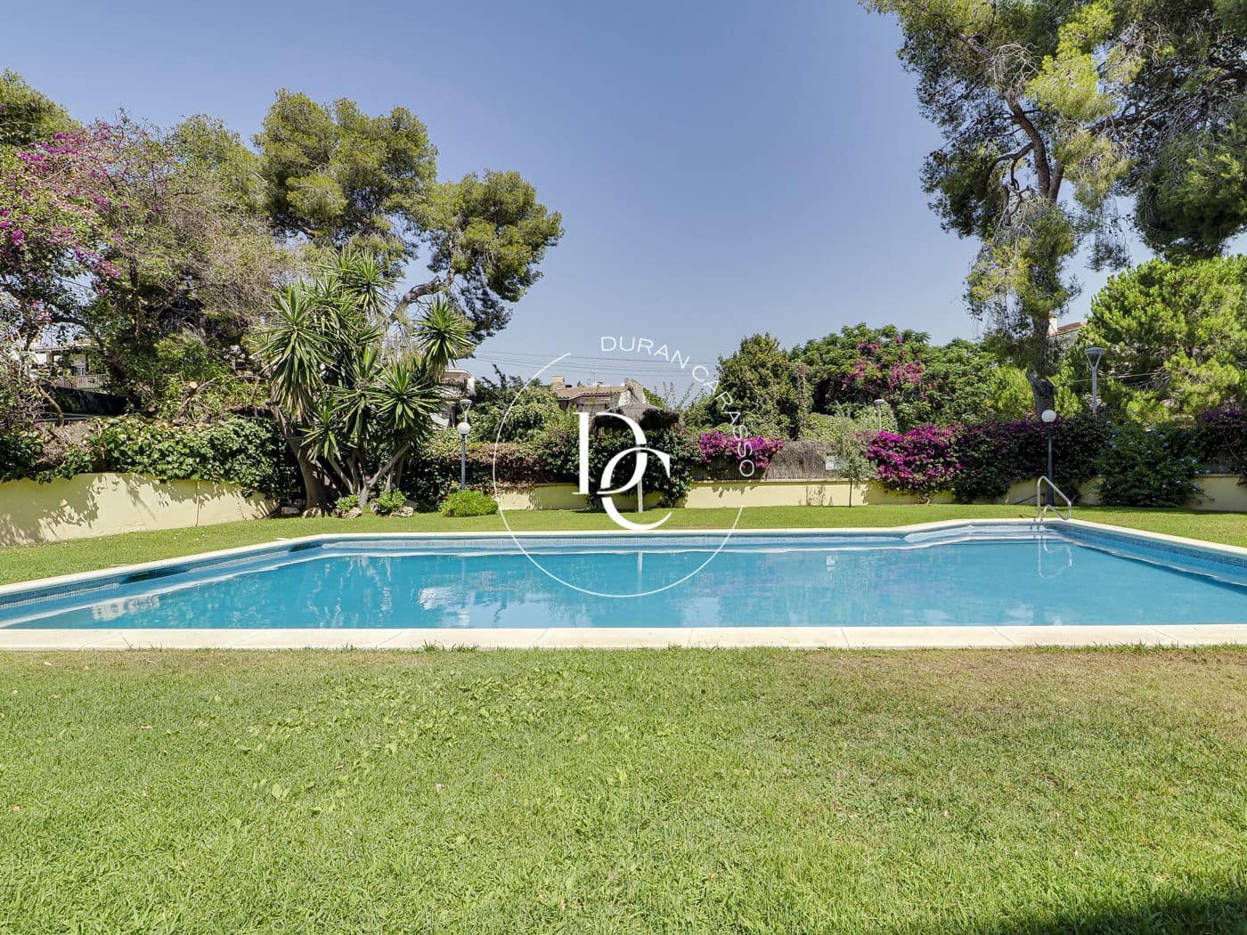 4 bedroom Apartment for rent in Sitges with pool - € 4,950 (Ref: 8532155)