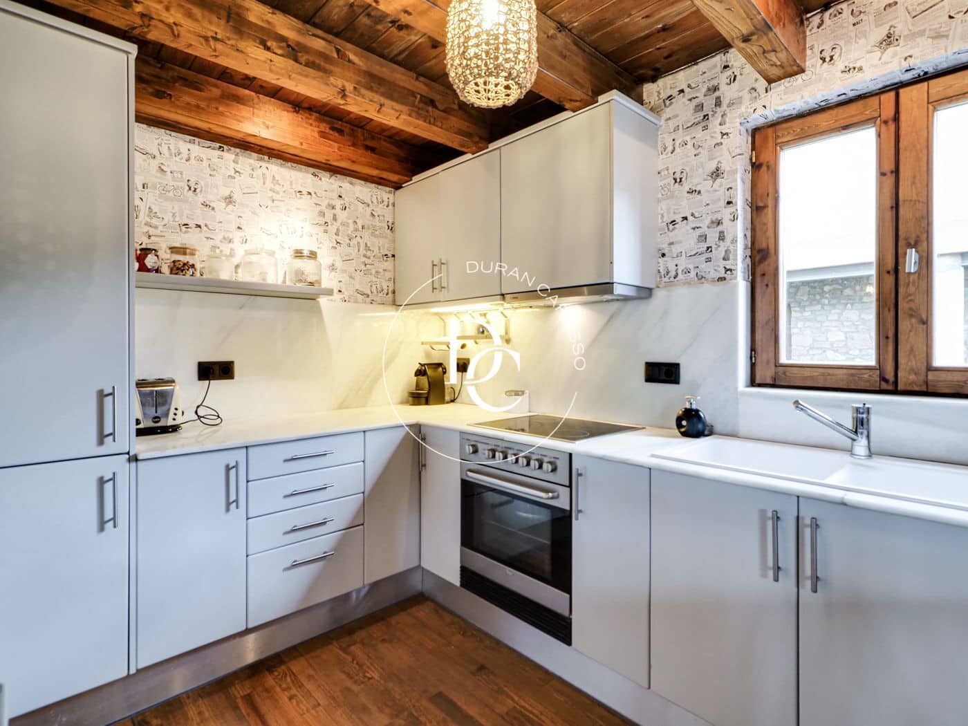 4 camera da letto Villetta Bifamiliare da affittare in Das con piscina garage - 1.600 € (Rif: 8536826)