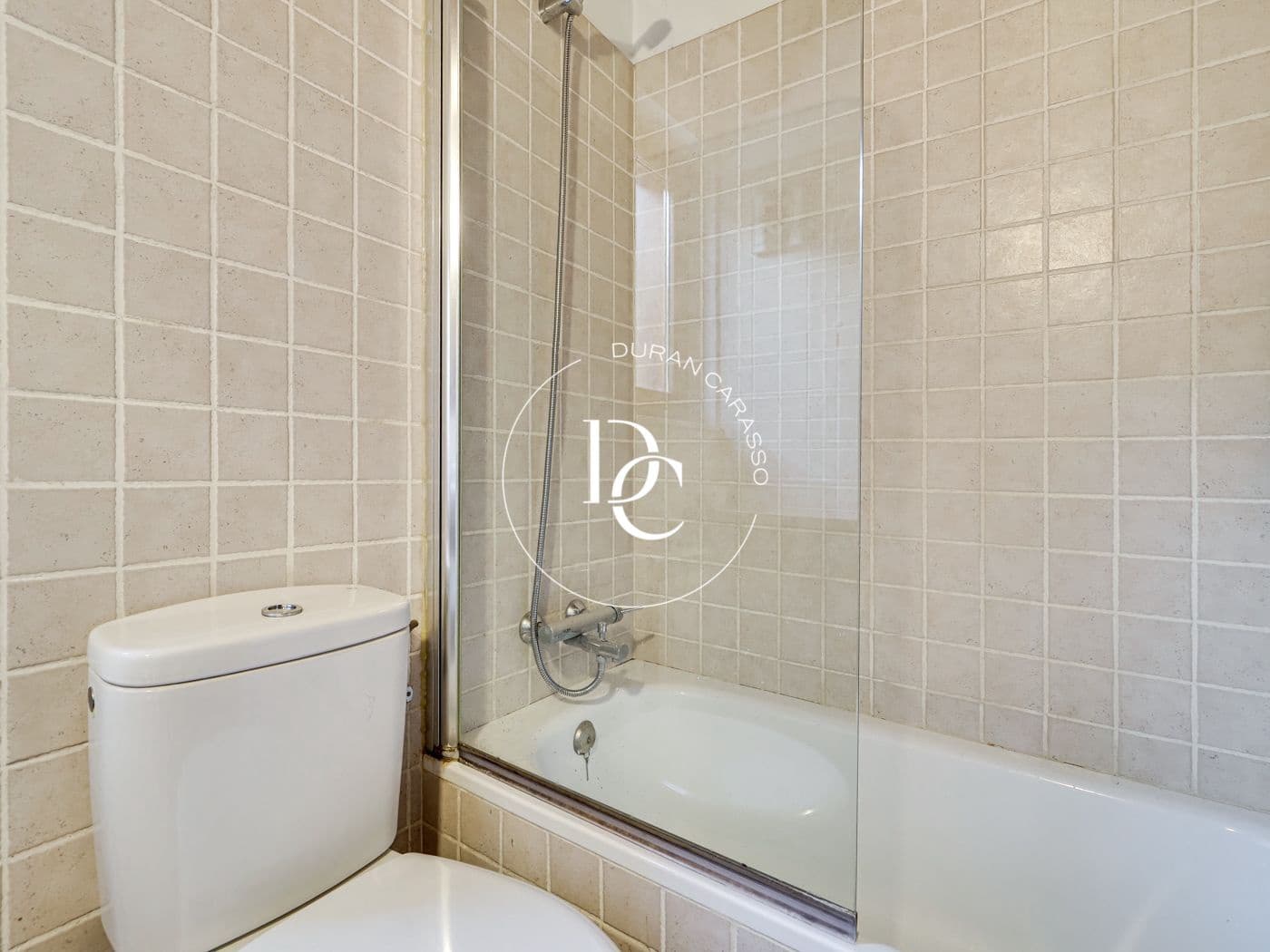 4 camera da letto Villetta Bifamiliare da affittare in Das con piscina garage - 1.600 € (Rif: 8536826)