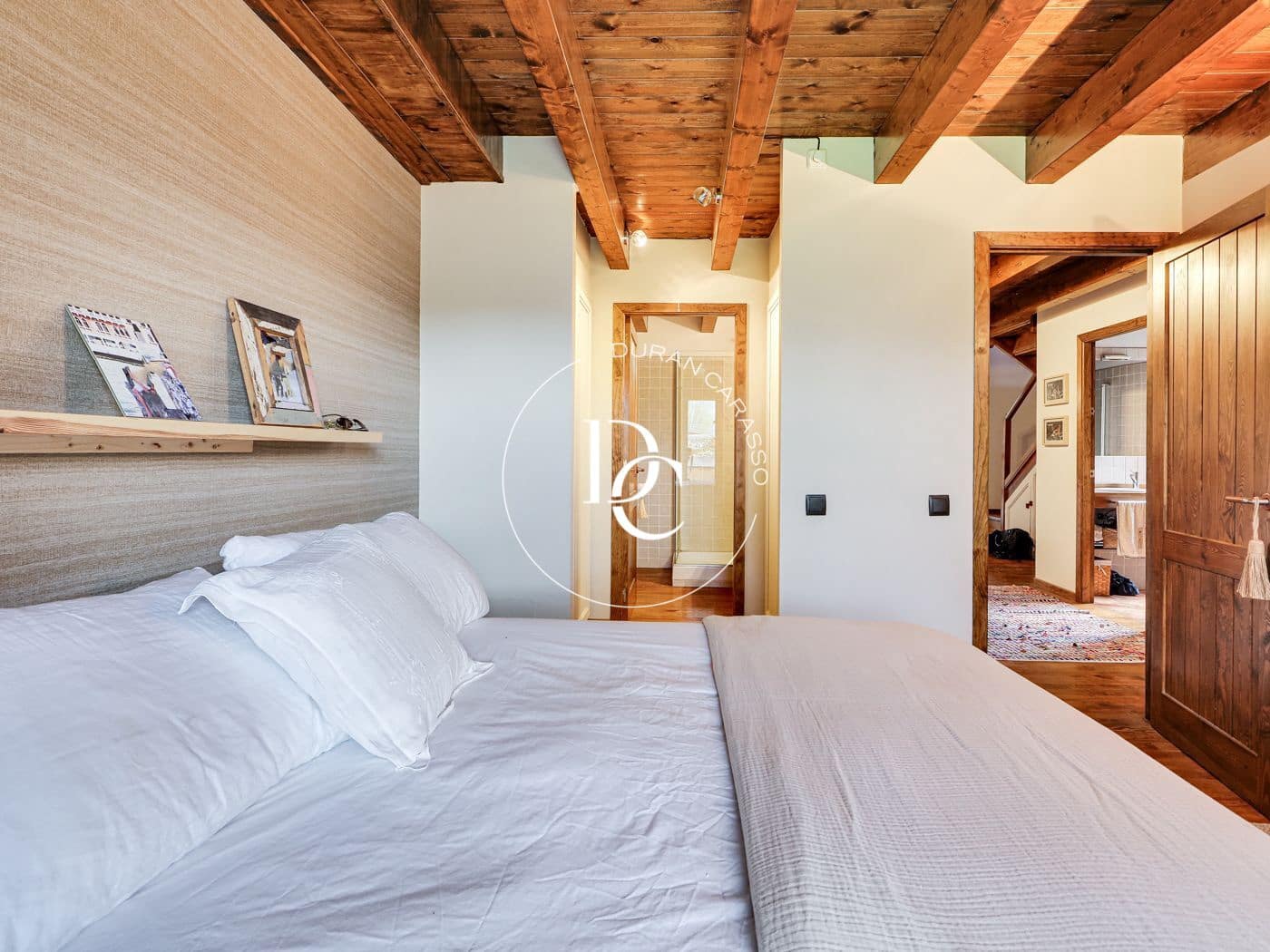 4 camera da letto Villetta Bifamiliare da affittare in Das con piscina garage - 1.600 € (Rif: 8536826)