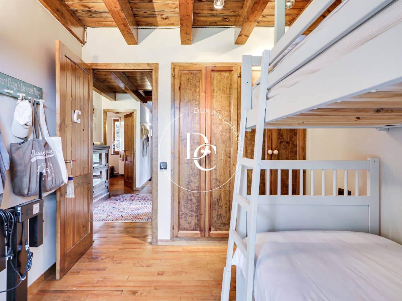 4 camera da letto Villetta Bifamiliare da affittare in Das con piscina garage - 1.600 € (Rif: 8536826)