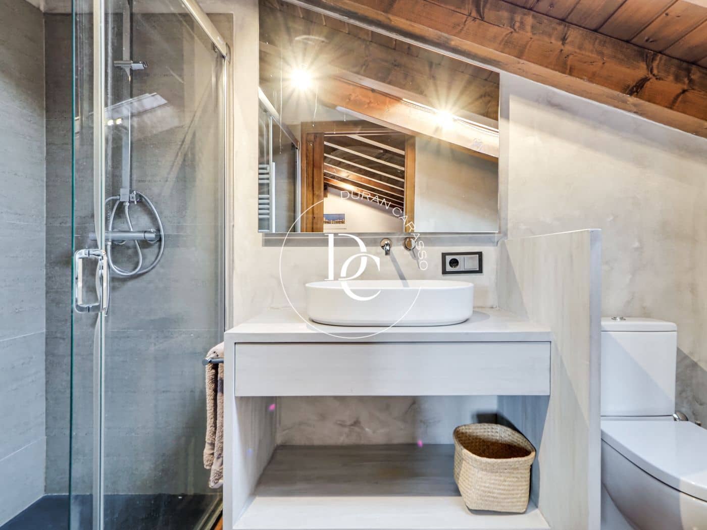 4 camera da letto Villetta Bifamiliare da affittare in Das con piscina garage - 1.600 € (Rif: 8536826)