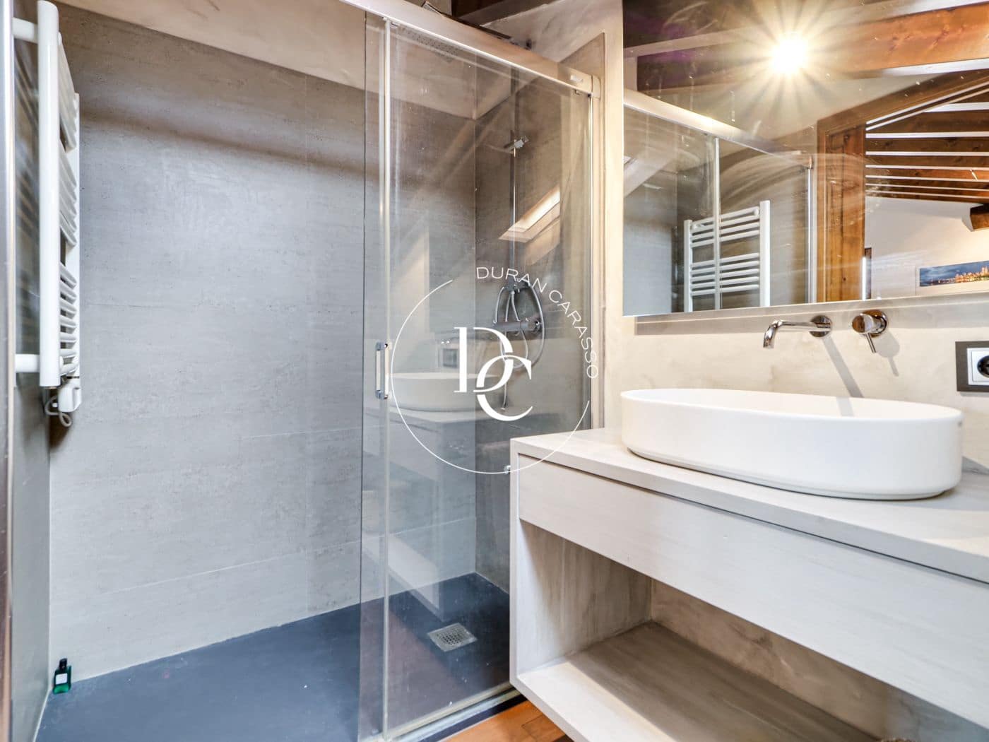 4 camera da letto Villetta Bifamiliare da affittare in Das con piscina garage - 1.600 € (Rif: 8536826)