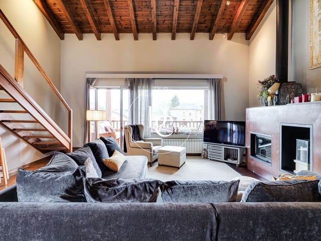 4 sovrum Semi-fristående Villa att hyra i Das med pool garage - 1 600 € (Ref: 8536826)