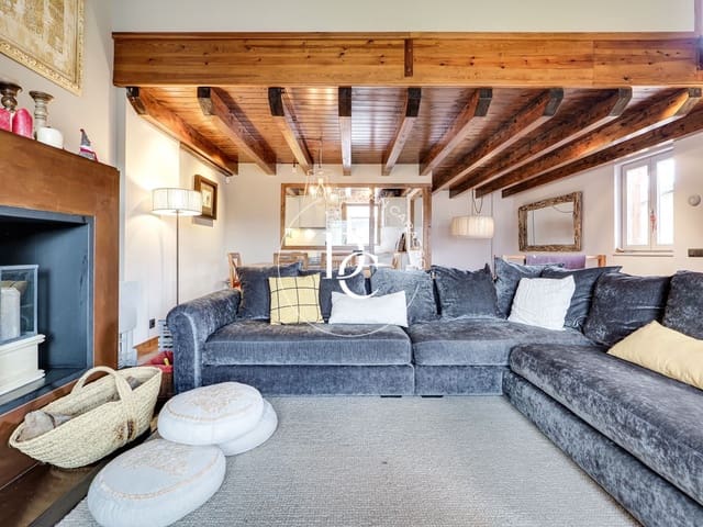 4 sovrum Semi-fristående Villa att hyra i Das med pool garage - 1 600 € (Ref: 8536826)