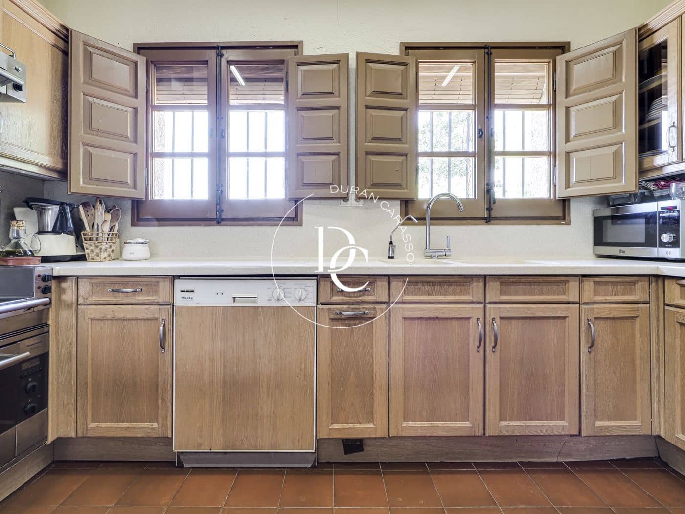 9 soveværelse Finca/Landehus til salg i Font-rubi med swimmingpool - € 1.800.000 (Ref: 8557538)