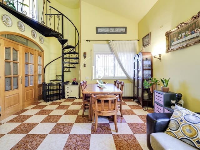 3 sovrum Villa till salu i Canyelles - 360 000 € (Ref: 8576910)