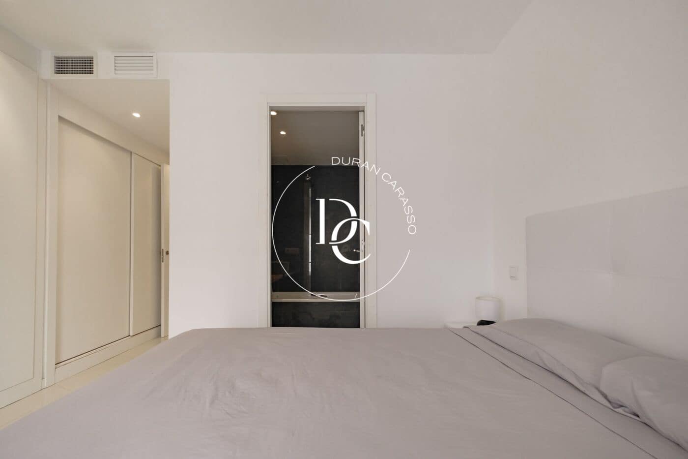 2 bedroom Apartment for sale in Ibiza / Eivissa town - € 790,000 (Ref: 8660592)