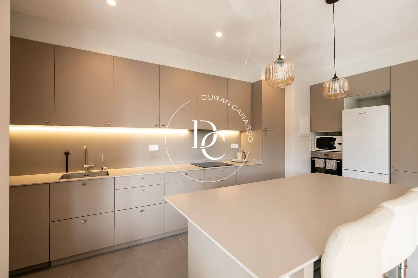 2 makuuhuone Huoneisto vuokrattavana paikassa Barcelona kaupunki - 3 000 € (Ref: 8672175)