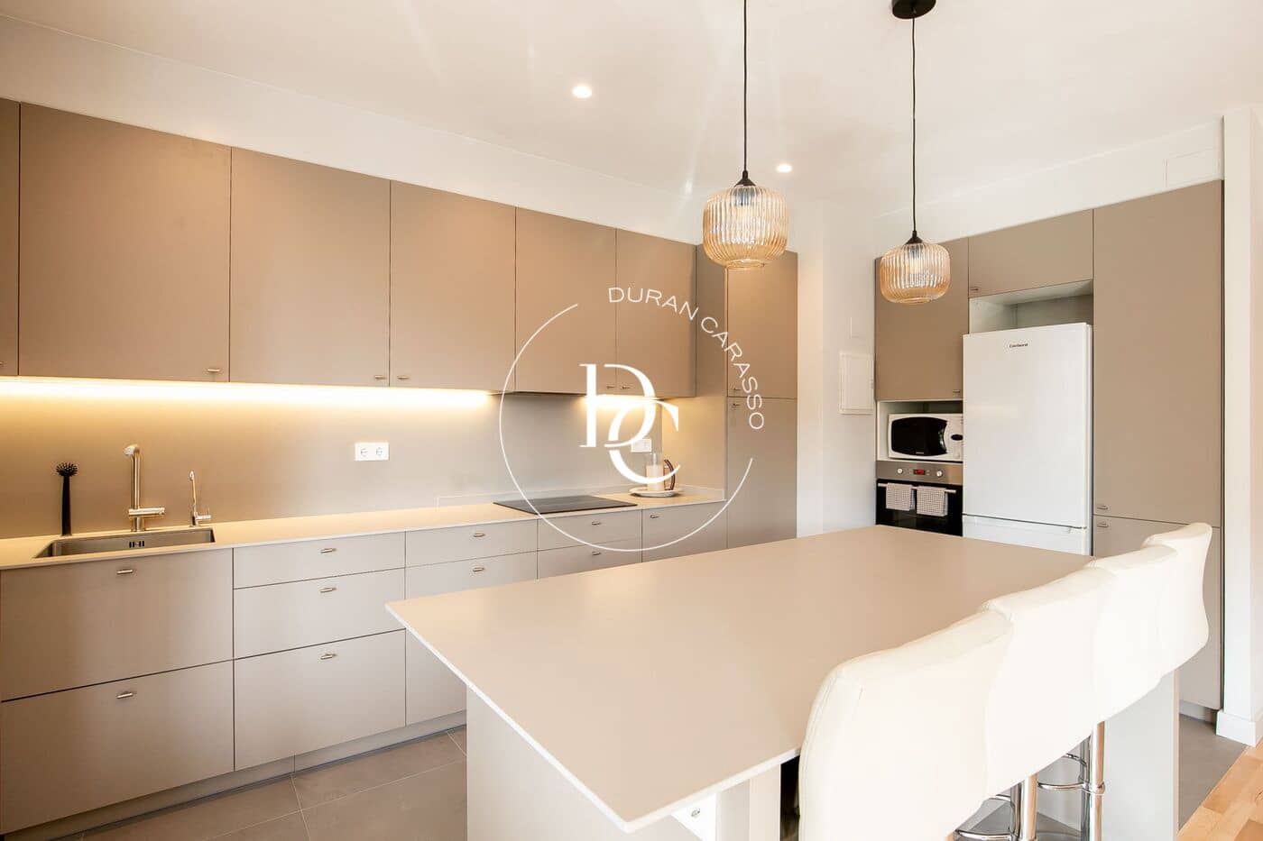 2 makuuhuone Huoneisto vuokrattavana paikassa Barcelona kaupunki - 3 000 € (Ref: 8672175)