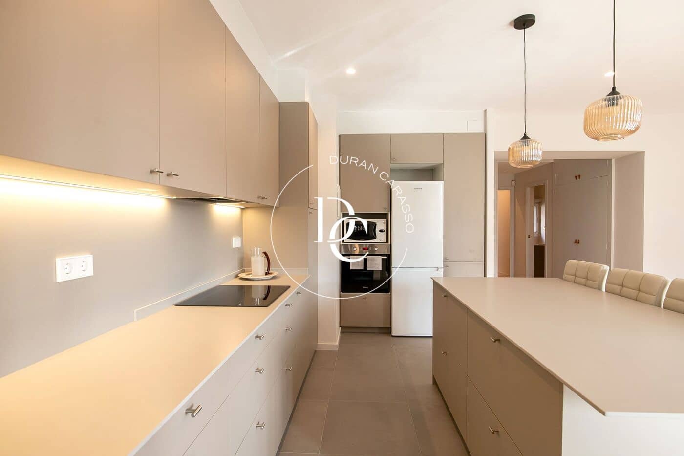 2 makuuhuone Huoneisto vuokrattavana paikassa Barcelona kaupunki - 3 000 € (Ref: 8672175)