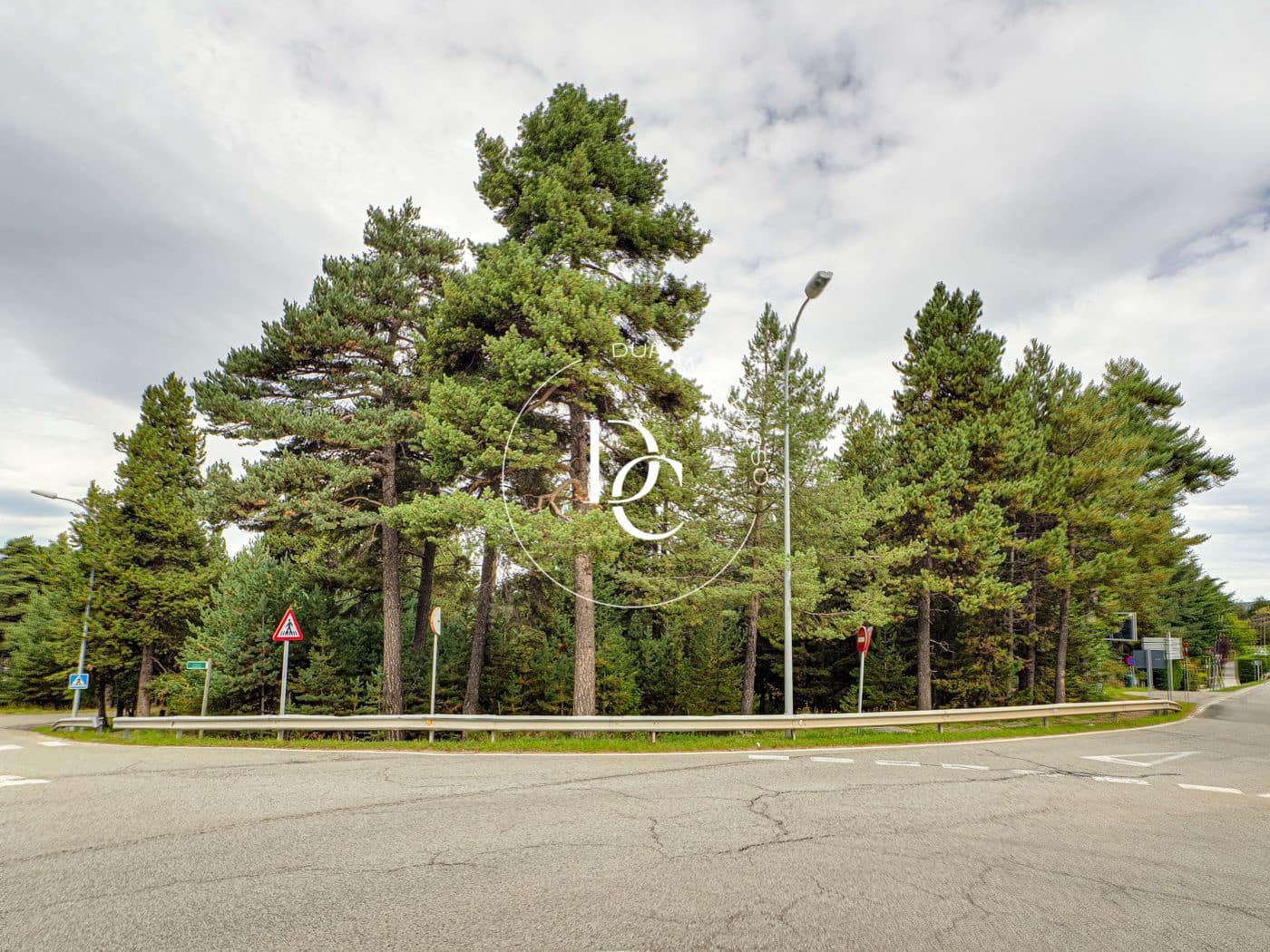 Byggetomt til salgs i Alp - € 220 000 (Ref: 8678061)