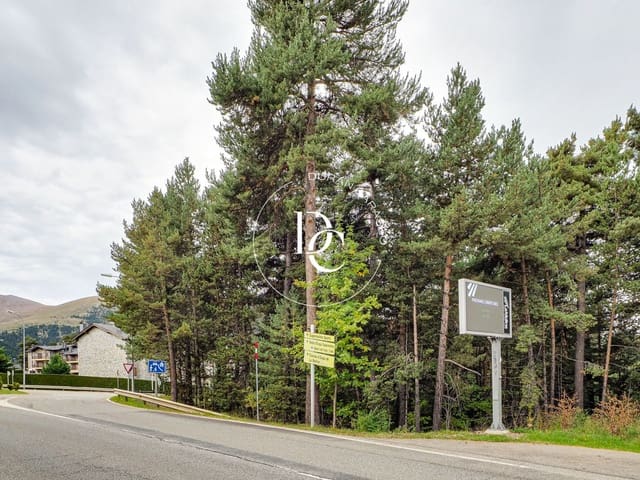 Building Plot for sale in Alp - € 220,000 (Ref: 8678061)