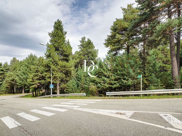 Building Plot for sale in Alp - € 220,000 (Ref: 8678061)