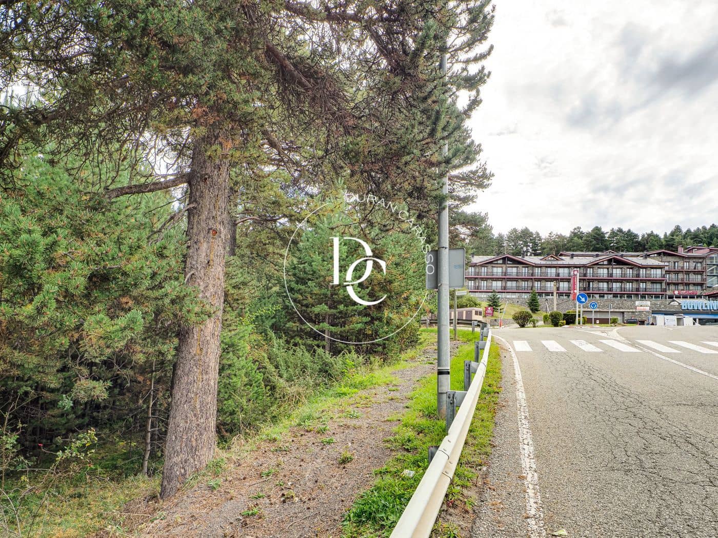 Byggetomt til salgs i Alp - € 220 000 (Ref: 8678061)