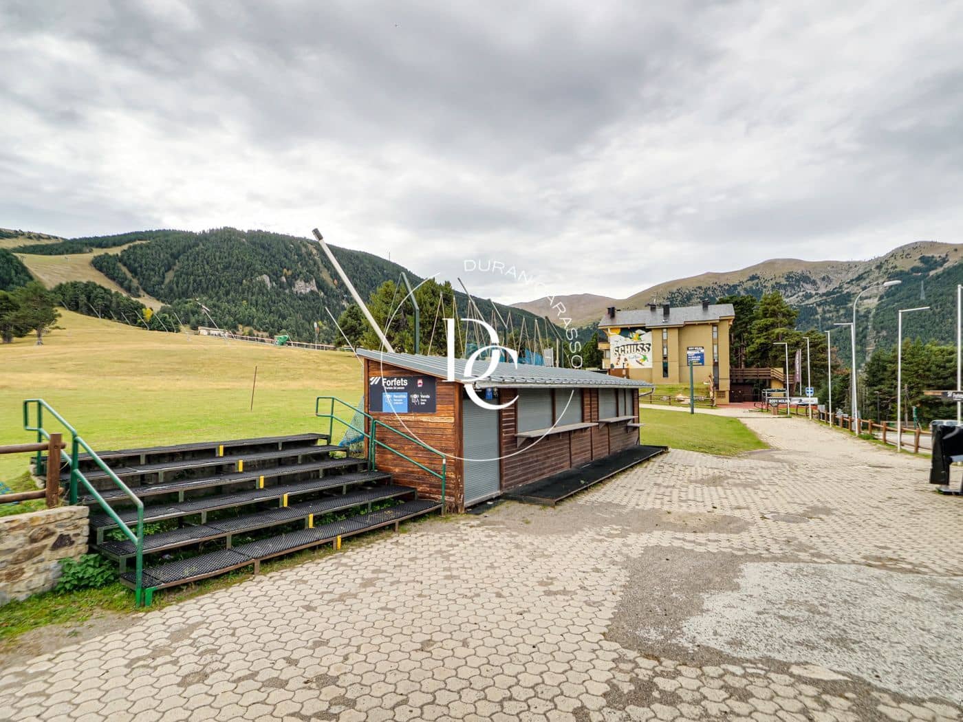 Byggetomt til salgs i Alp - € 220 000 (Ref: 8678061)