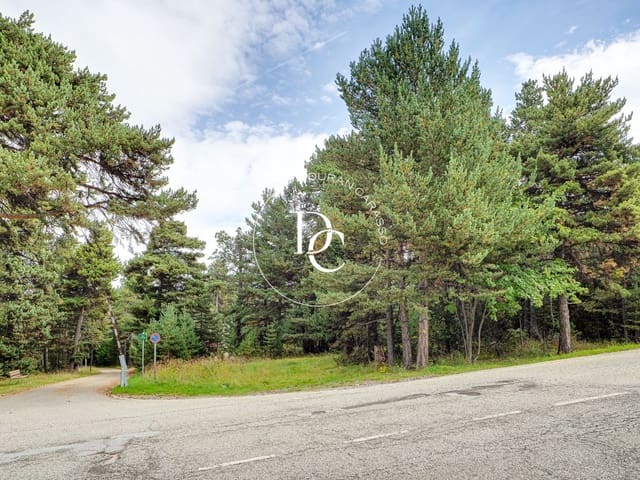 Building Plot for sale in Alp - € 220,000 (Ref: 8678061)