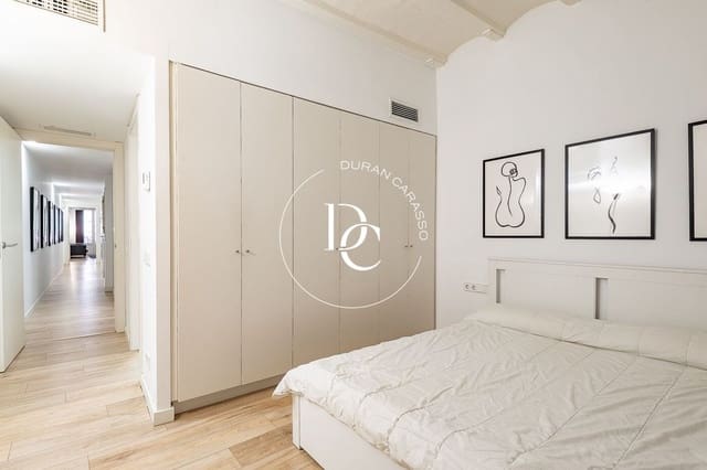 2 sovrum Takvåning till salu i El Barri Gòtic, Barcelona stad - 750 000 € (Ref: 8724040)