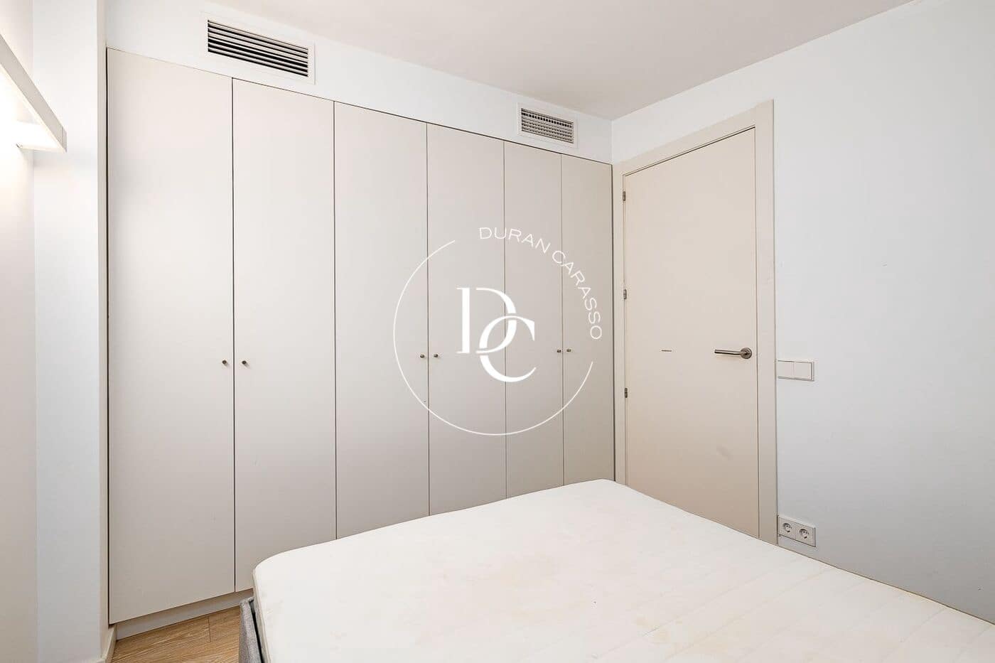 Ático de 2 habitaciones en Barcelona ciudad en venta - 725.000 € (Ref: 8724040)