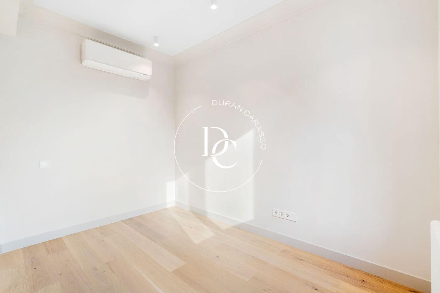 3 soveværelse Lejlighed til salg i Barcelona by - € 1.100.000 (Ref: 8865286)