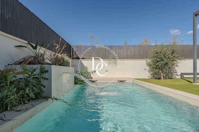 5 slaapkamer Halfvrijstaande villa te koop in Sant Pere de Ribes met zwembad - € 775.000 (Ref: 8932455)