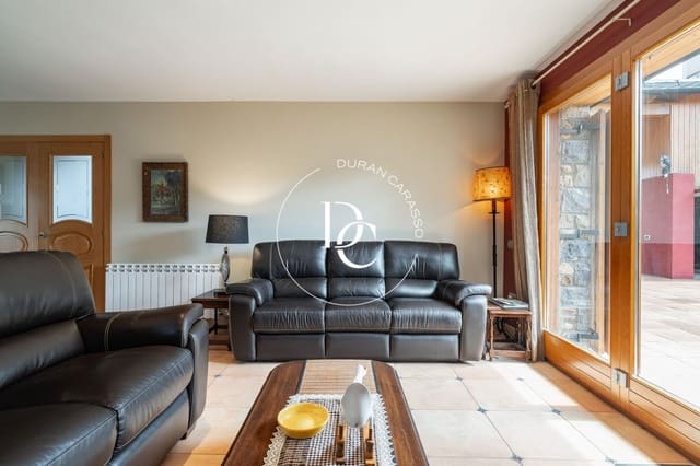 4 bedroom Villa for sale in Bellver de Cerdanya - € 699,000 (Ref: 8932457)