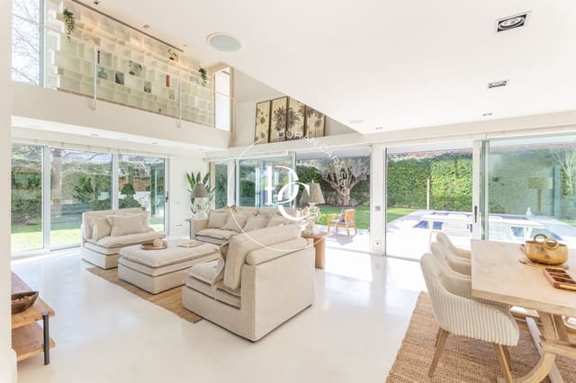 6 bedroom Villa for sale in Sant Cugat del Vallès - € 3,250,000 (Ref: 8937262)