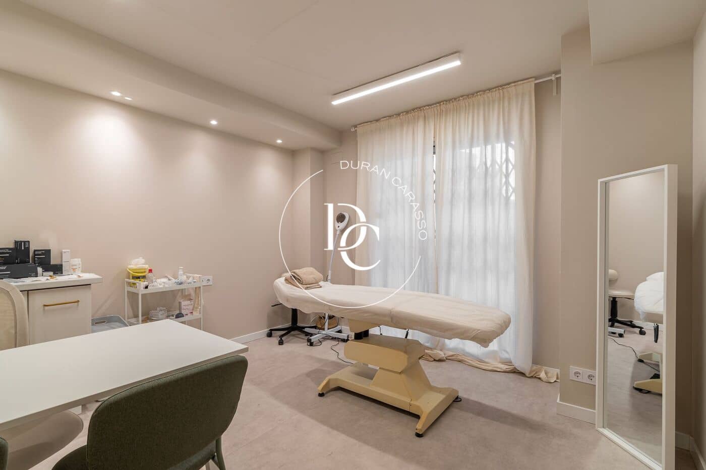 Komercyjne na sprzedaż w Miasto Barcelona - 1 800 000 € (Ref: 8946874)