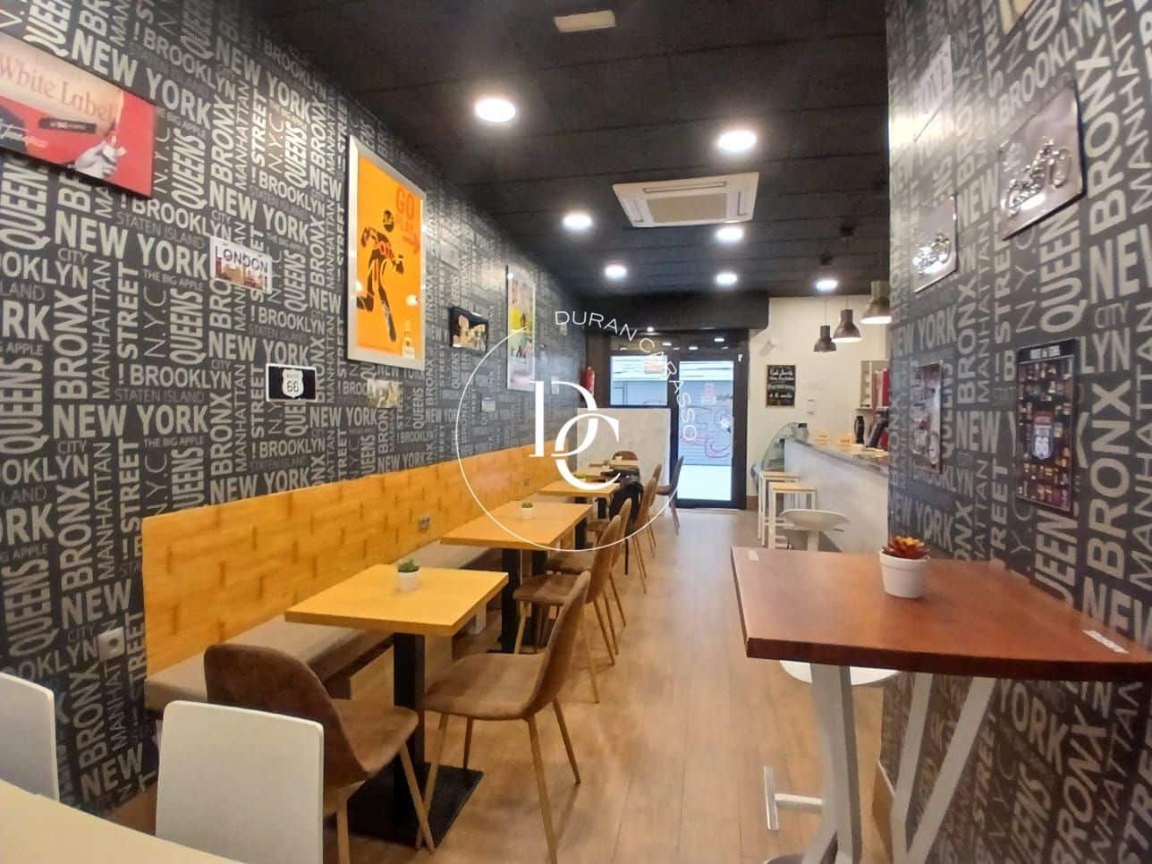 Erhverv til salg i Barcelona by - € 290.000 (Ref: 8954647)