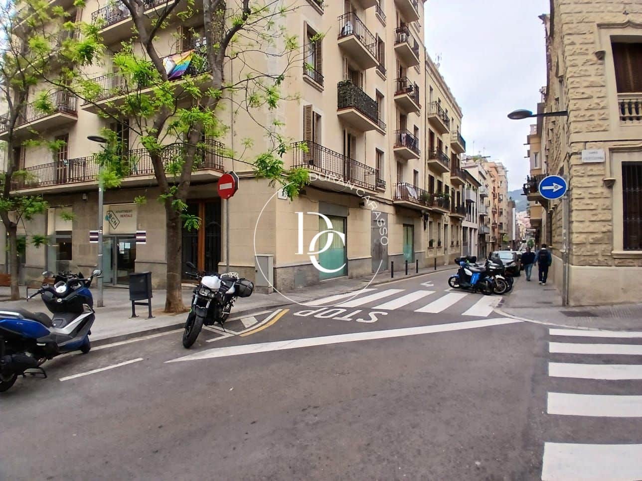 Erhverv til salg i Barcelona by - € 290.000 (Ref: 8954647)