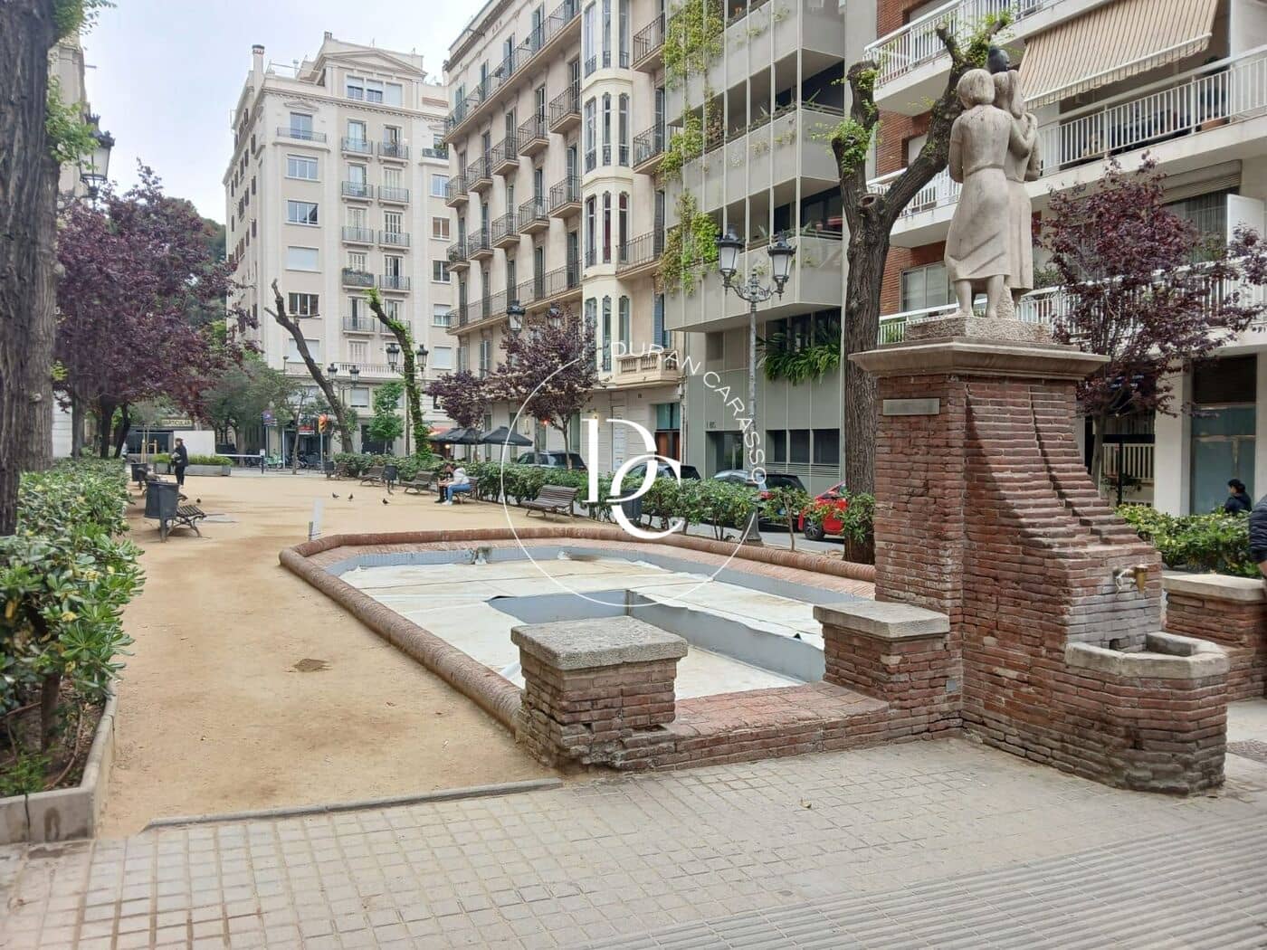 Erhverv til salg i Barcelona by - € 290.000 (Ref: 8954647)