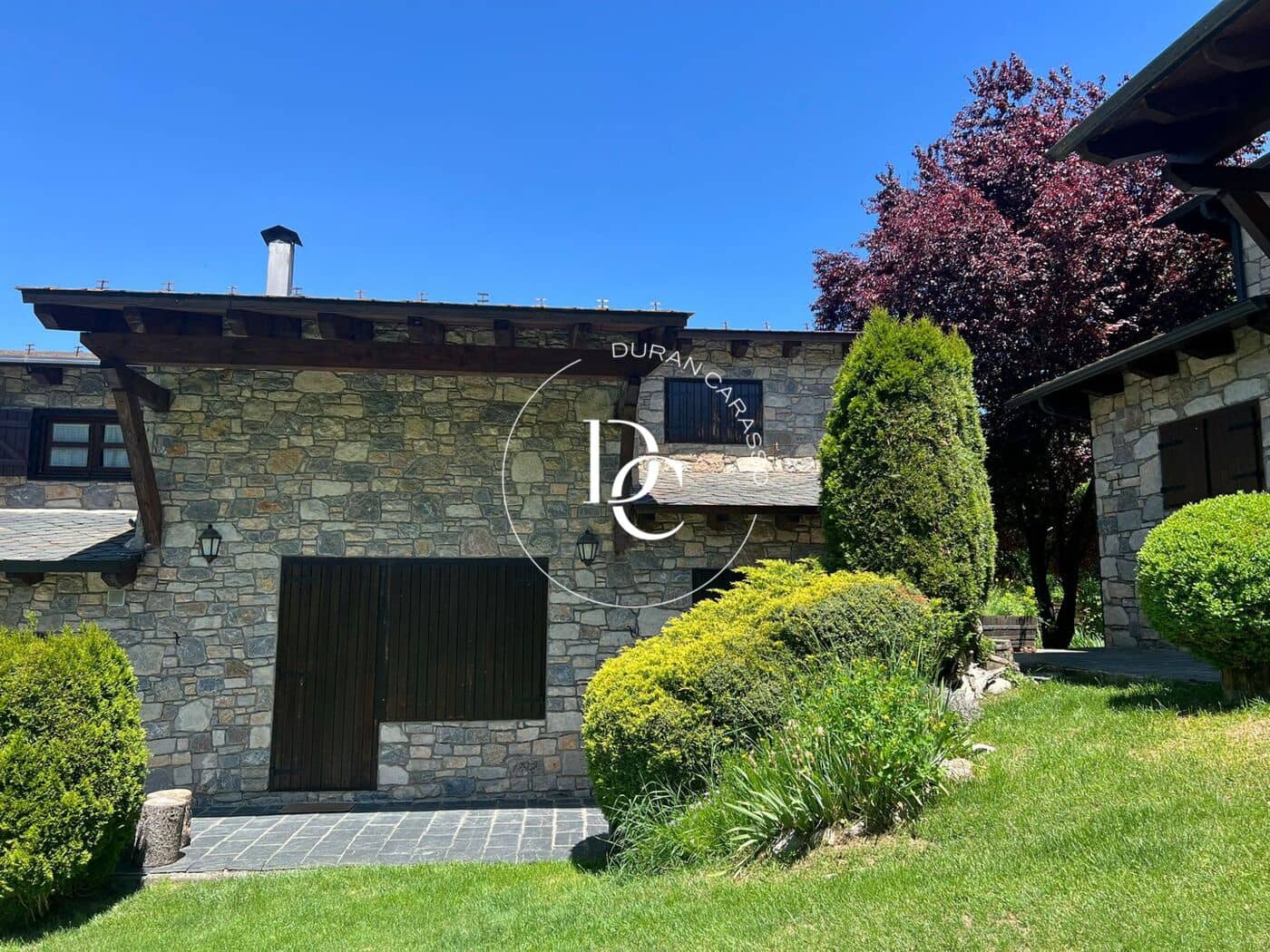 Casa de 3 habitaciones en Bellver de Cerdanya en alquiler con piscina - 3.800 € (Ref: 9026481)